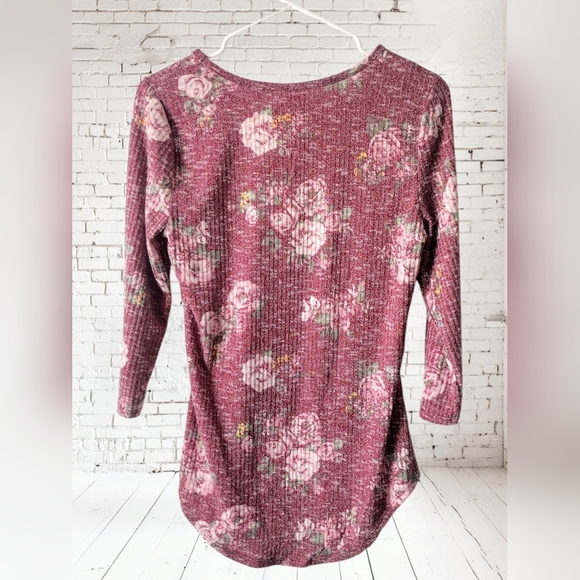 No Boundaries Floral Ribbed Knit Top - Juniors Size Large - Picture 2 of 7